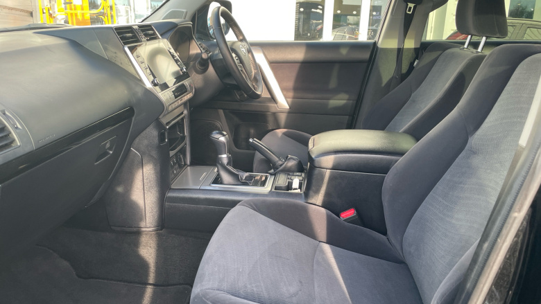 Toyota Land Cruiser 2.8 D-4D 204 Active 5dr Auto 7 Seats Diesel Station Wagon